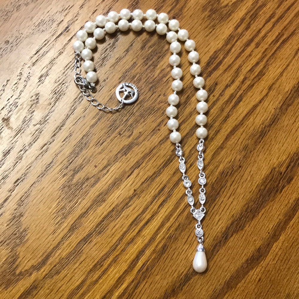 ✨3/$10 - Trifari Rhinestone and Pearl Necklace